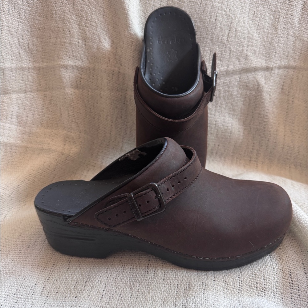Dansko brown leather clogs sling back 39